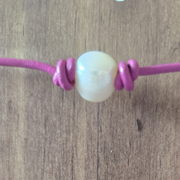 Jewelry - Freshwater Pearl Pink Leather Choker, 16in